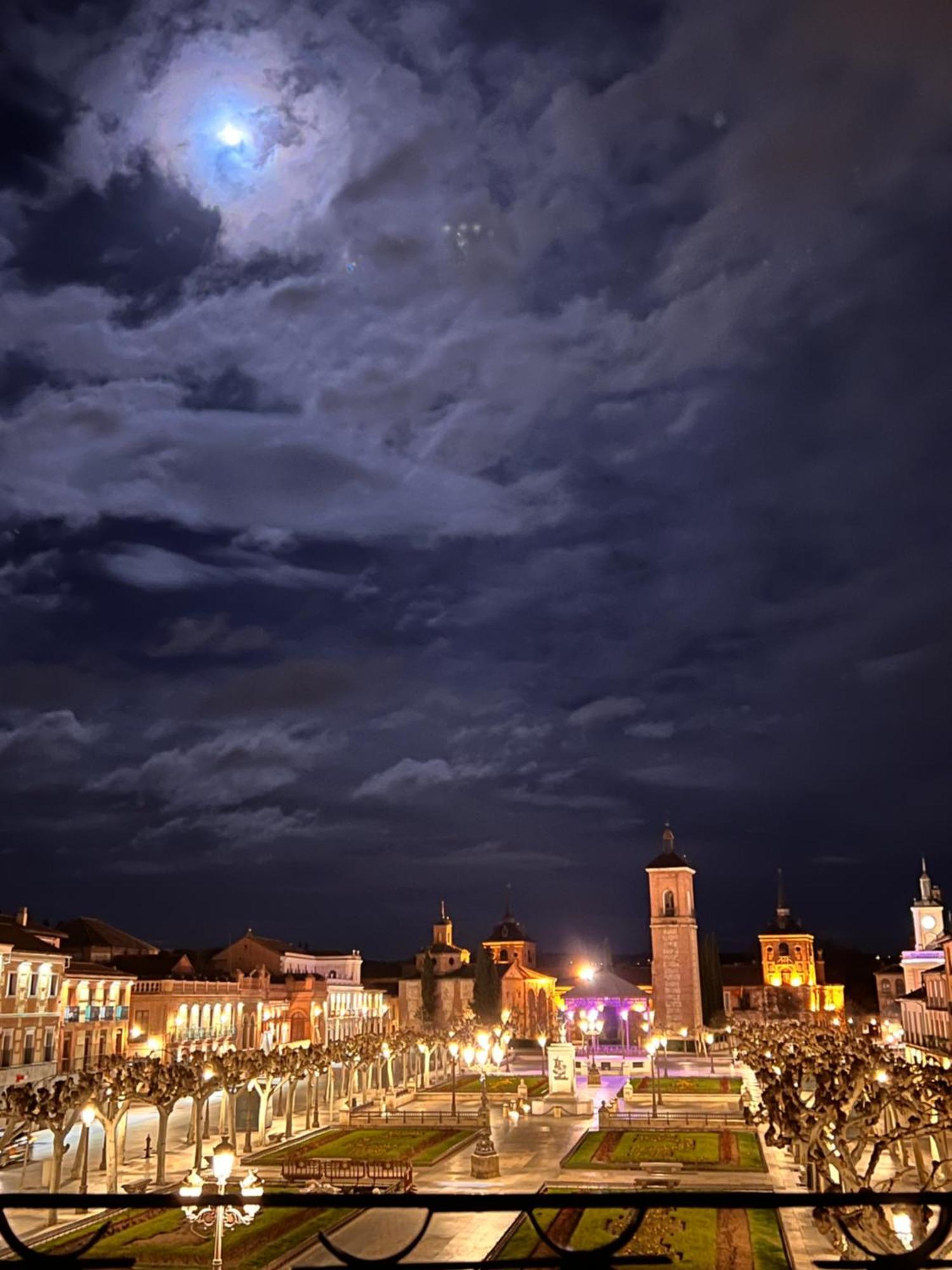 Sonar En La Plaza Cervantes 1 Alcalá de Henares Exteriör bild